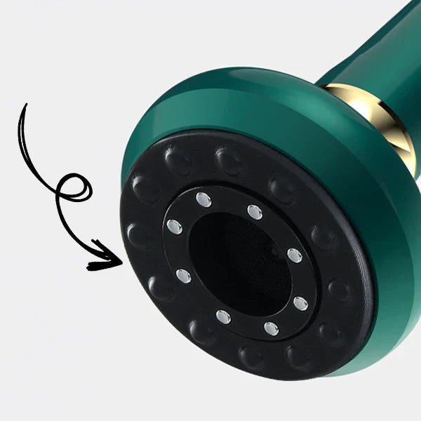 <p><em><strong>Rozkladá tukové usadeniny</strong></em></p>